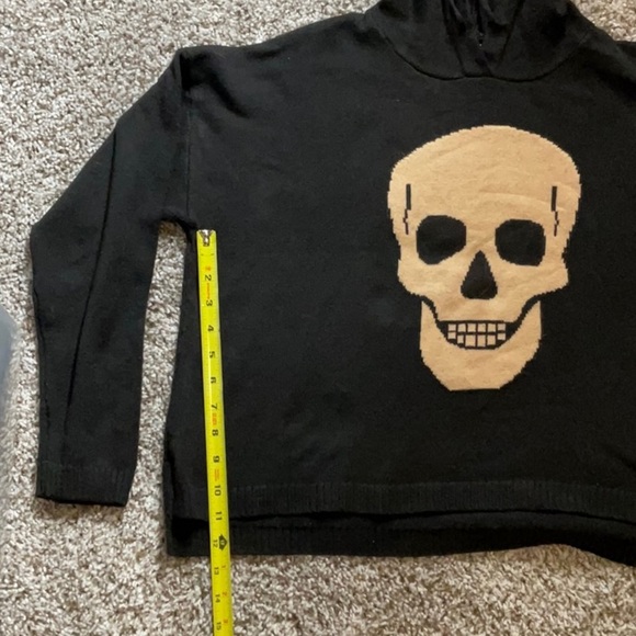 Sweet Romeo Black and Cream Skull Sweatshirt - Picture 7 of 7